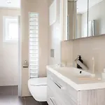 Roomsly - Panoramic View Apartment